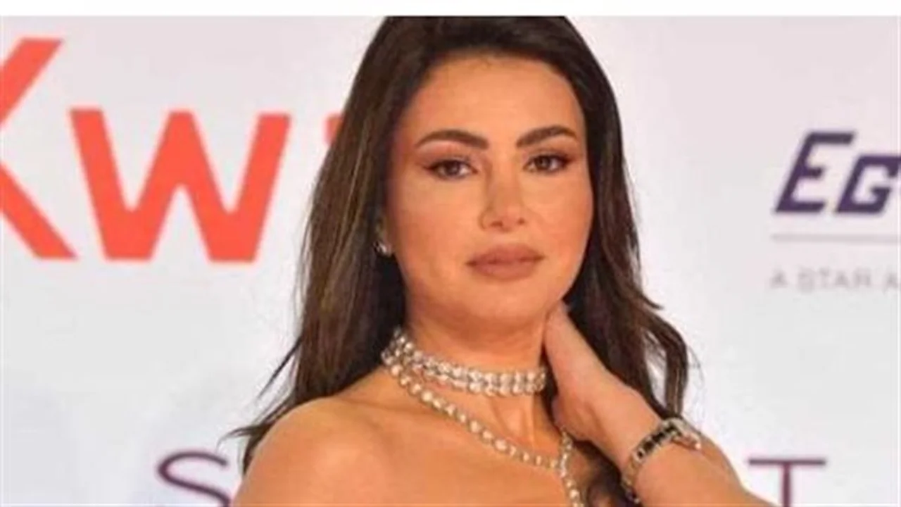 رسالة غامضة.. حقيقة منشور دينا فؤاد عن خذلان الشخص الأصيل لمتابعيها